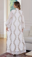 Abaya en polyester YSYL ODM avec broderie élégante, accents de pompons et manches bouffantes, idéale pour les célébrations de l'Aïd et les fêtes