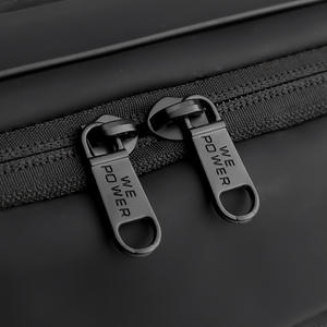 กระเป๋าสะพายไหล่กันน้ำสำหรับผู้ชายวีพาวเวอร์ 18 นิ้วกระเป๋าสะพายข้างสีทึบพร้อมช่องซิปด้านในสำหรับการเดินทางเพื่อการพักผ่อน - Product Image 1