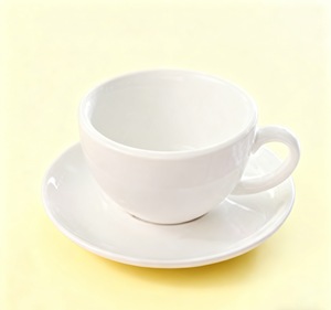 Taza de café Expressso Italiano con Salver, Blanco, Juego de 2 - Product Image 1