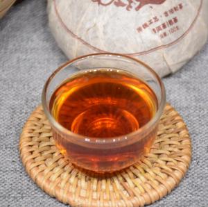 Yunnan Mini gâteau de <span class=keywords><strong>thé</strong></span> Pu'er Premium cru/fermenté Pu <span class=keywords><strong>thé</strong></span> erh comprimé 100g <span class=keywords><strong>Tuocha</strong></span> paquets cadeaux - Product Image 2