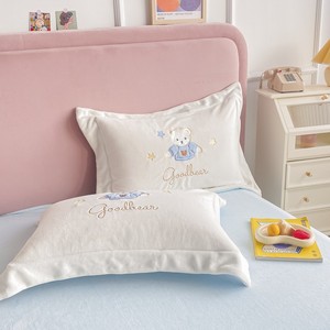 ชุดเครื่องนอนฤดูหนาวสุดหรู สีขาว ขนาดคิงไซส์ ลายการ์ตูนหมี ผ้าไมโครไฟเบอร์โพลีเอสเตอร์ 100% ให้ความอบอุ่น เป็นมิตรกับสิ่งแวดล้อม ขายส่ง - Product Image 4