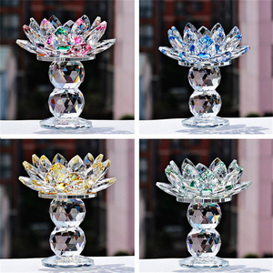 Candelabro Classico in Cristallo Colorato a Forma di Fiore di Loto Portacandele - Product Image 3