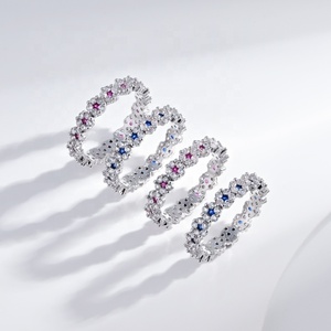 Anillo de lujo personalizado de plata de ley S925 con circonitas de colores para mujer, moda 2026, minimalista, delicado, con diseño de trébol, para verano. - Product Image 2