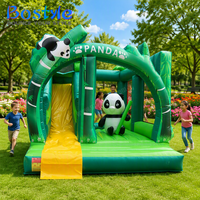 Château gonflable arc-en-ciel multicolore pour enfants, idéal pour la location de jeux d'extérieur
