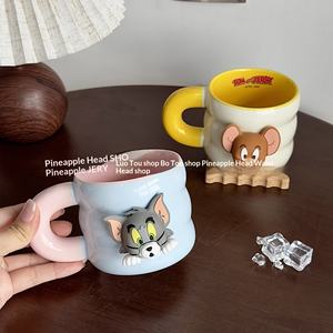 Mug à café/eau de bureau pour femmes et couples, de haute qualité, à double paroi magnétique, avec cuillère, de la marque authentique Tom et Jerry. - Product Image 4