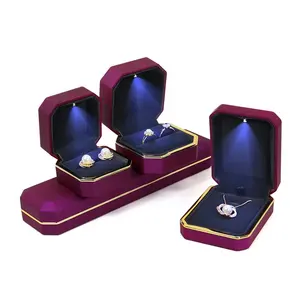 새로운 제안 다이아몬드 상자 보석 세트 포장 상자 보라색 목걸이 상자 LED 빛