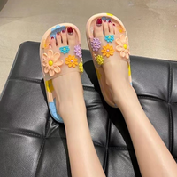 Nouvelles sandales d'été mignonnes à fleurs pour femmes, à bout ouvert, pour la maison et l'extérieur, semelle souple en PVC, antidérapantes et résistantes à l'usure