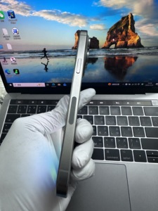 ขายส่งโทรศัพท์มือสองปลดล็อคสำหรับ 15 Pro Max สีไทเทเนียมธรรมชาติ ความจุ 256GB หน้าจอ 120Hz รองรับ Face ID จัดจำหน่ายทั่วโลกโดยผู้จัดจำหน่ายรายย่อย - Product Image 3