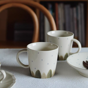 แก้วเซรามิกสโตนแวร์ลายการ์ตูนราคาส่งถูก เป็นมิตรกับสิ่งแวดล้อม ลายวันฝนตก สำหรับชาและกาแฟ - Product Image 1