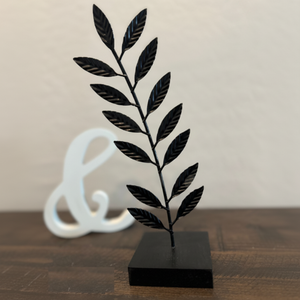 เครื่องประดับใบหัตถกรรมโลหะสไตล์นอร์ดิกร่วมสมัยสำหรับตกแต่งงานแต่งงานห้องรับแขกโต๊ะของตกแต่งของขวัญขององค์กร - Product Image 1