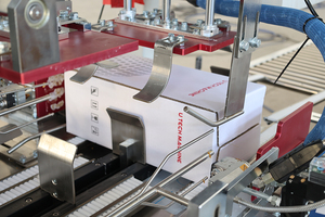 Envoltura de plástico automática Industrial profesional <span class=keywords><strong>Caser</strong></span> Larga <span class=keywords><strong>vida</strong></span> útil Trabajo continuo Comida barata Nuevo Motor de motor PLC de acero - Product Image 6