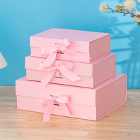 Emballage de boîte-cadeau A4 à fermeture magnétique profonde avec ruban en gros grandes boîtes de papier cadeau en carton noir rose blanc de luxe