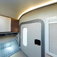 Caravane de voyage moderne de luxe en aluminium avec sol en cuir, réservoir d'eau de 40 L, personnalisable, pour 2 personnes, gris argenté, camping