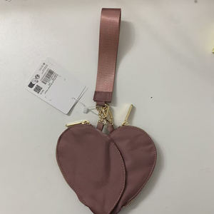 Porte-clés étanche en forme de cœur avec double <span class=keywords><strong>poche</strong></span>, mini pochette de poignet, accès facile, portefeuille minimaliste léger pour le transport quotidien en déplacement - Product Image 5