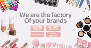 Rossetto classico alla moda con rossetto classico di marca di lusso