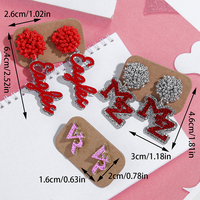 Boucles d'oreilles pendantes en forme de fleur en acrylique personnalisées en gros, clous d'oreilles tendance avec lettres, étincelantes pour femmes