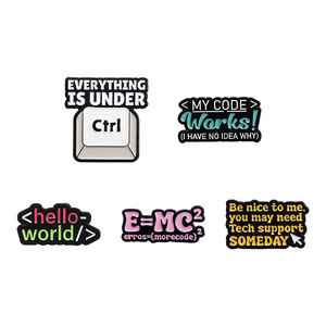 Set di Spille in Lega a Tema Programmazione, Pin Smaltati in Metallo con Tastiera e Codice, Regalo per Appassionati di Informatica, Collezione IT in Nichel Nero - Product Image 5