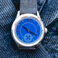 Montres pour hommes de marque OEM, style minimaliste et luxueux, bracelet en maille, cadran en cuir perlé PVD.