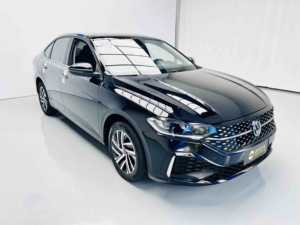 VW Lavida 2023 280TSI d'occasion à faible kilométrage, écran tactile, sièges en cuir, calandre ciel étoilé, berline familiale économique - Product Image 3