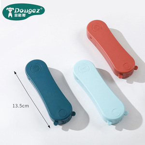 Peine Cepillo de eliminación plegable Ropa Removedor flotante Gato Perro Limpiador de pelo Suministros para mascotas - Product Image 1