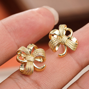 Orecchini a Perno Texturizzati per Donne, Accessori per Orecchie Semplici e alla Moda per Uso Quotidiano, Outfit Casual e Regalo - Product Image 5