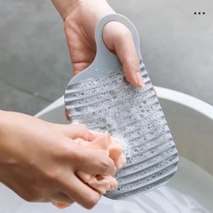 Planche à laver portable mini antidérapante en plastique pour chaussettes, vêtements et linge de voyage - Product Image 3