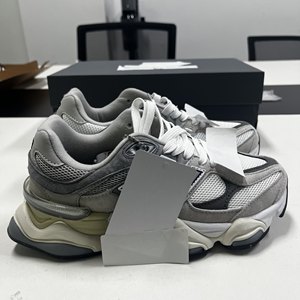 Zapatillas Deportivas Clásicas de Diseñador de Alta Calidad para Hombre y Mujer, Cómodas Zapatillas 9060 para Caminar Despacio, Tallas 36-46 - Product Image 2