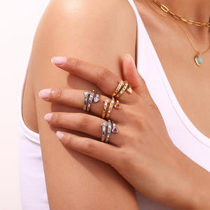 Anelli alla Moda per Donna in Acciaio Inossidabile Placcato Oro 18K con Tre Strati di Cuori e Frecce in Zircone, Idea Regalo - Product Image 5