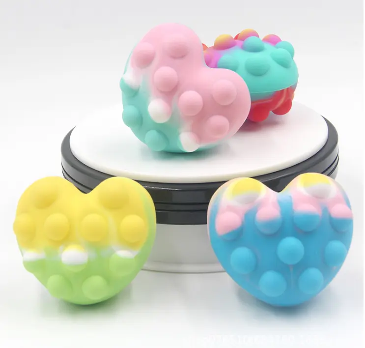 FA90 all'ingrosso Popping up toys ball regalo di san valentino Silicone Sensory Fidget Squishy Ball 3D Fidget Heart Shape Stress Balls