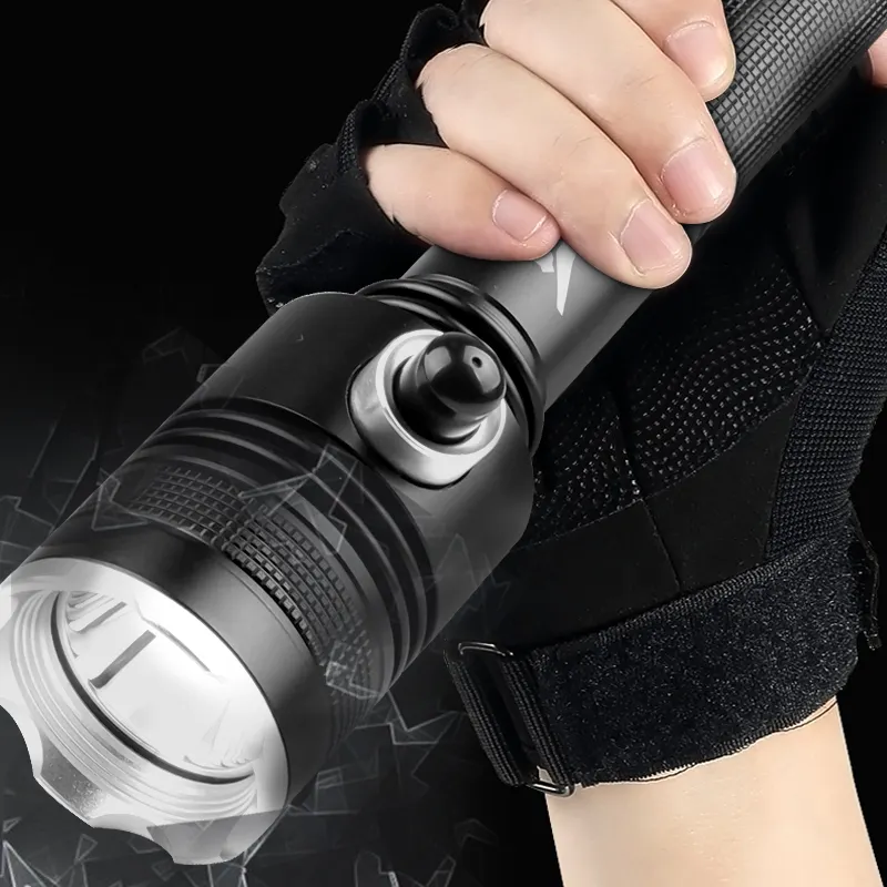 Super bright Diving Flashlight IP68 highest waterproof rating Professional diving 26650 xhp70 200M battery With hand rope