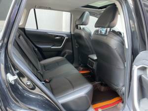 La base d'exportation de voitures d'occasion en Chine propose des voitures à essence à bas prix Modèle de stock <span class=keywords><strong>Venza</strong></span> Sièges en cuir de direction gauche fournis en vrac - Product Image 4