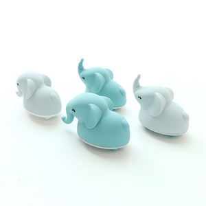 床の机で遊ぶ赤ちゃんのためのPaisen工場カスタムクジラシリコーンティーザー象フォーム幼児用おもちゃ - Product Image 5