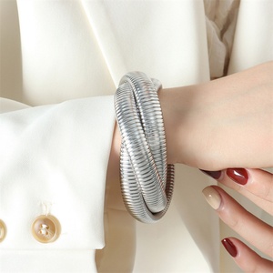 Joyería Personalizada de Alta Calidad, Brazalete de Acero de Titanio con Cadena de Serpiente de Varias Capas para Mujer - Product Image 5