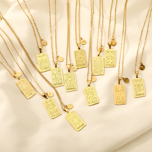 Comlor OEM collane zodiacali a forma di carta dei <span class=keywords><strong>tarocchi</strong></span> dell'<span class=keywords><strong>oroscopo</strong></span> dell'astrologia in acciaio inossidabile placcato oro 18 carati per le donne - Product Image 3