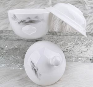 Service de table en porcelaine et céramique, décor paysage chinois à l'encre de soie, dessiné à la main, pour projets hôteliers et de complexes de villégiature. - Product Image 3