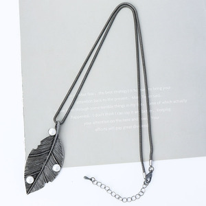 Collar de Bisutería Geométrica Sin Níquel TongLing, Collar Grueso de Aleación de Zinc con Perlas para Venta al por Mayor - Product Image 2