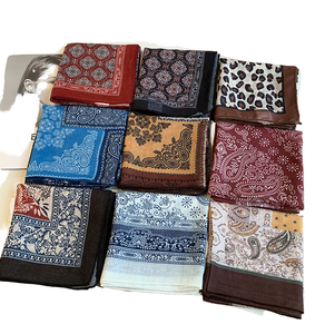 Nouveautés Été 58*58cm Foulard Carré en Polyester à Imprimé Numérique avec Décoration Plumes, Doux pour la Peau - Product Image 1