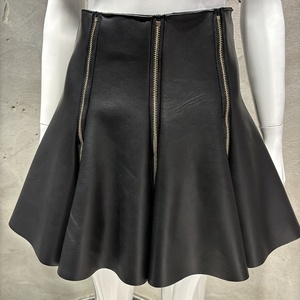 Minigonna a Vita Alta in Vera Pelle Liscia per Donna, con Zip Frontale Asimmetrica e Orlo Svasato - Product Image 1