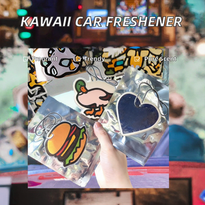Pendentif de voiture animé personnalisé en forme de dessin animé, <span class=keywords><strong>d</strong></span>ésodorisant Kawaii en feuille <span class=keywords><strong>d</strong></span>'aluminium, emballage en papier argenté 6-9cm, fixation pour grille <span class=keywords><strong>d</strong></span>'aération, parfumé - Product Image 2