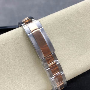 ARF ofrece relojes personalizados para mujer hechos de material, equipados con movimientos de alta calidad. Mosán. Diamante - Product Image 2