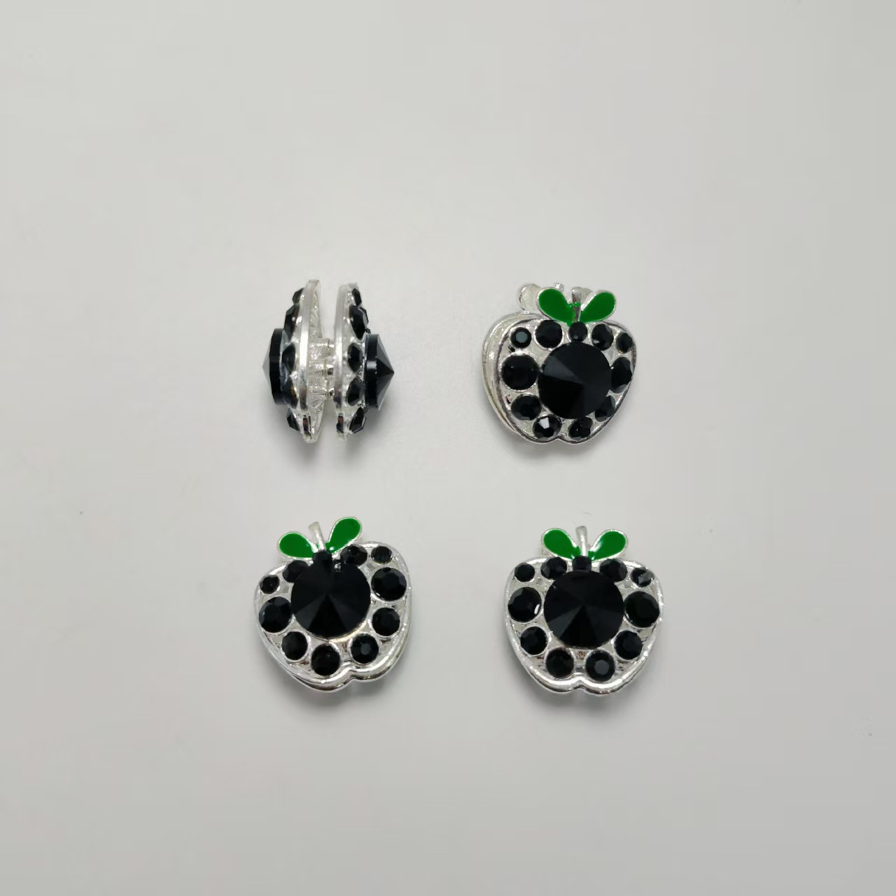 Diamant noir plaqué argent
