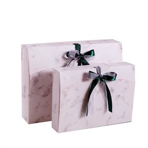 Cajas <span class=keywords><strong>de</strong></span> embalaje <span class=keywords><strong>de</strong></span> camisetas personalizadas ecológicas impresas en color al por mayor cajas <span class=keywords><strong>de</strong></span> ropa <span class=keywords><strong>Shein</strong></span> con cinta - Product Image 5