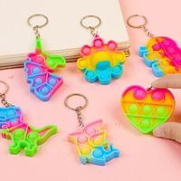 Porte-clés Pop Fidget 2026 – Le plus vendu – Jouet sensoriel en silicone à bulles à presser – Pendentif anti-stress pour enfants de 5 à 7 ans – Vente en gros personnalisée