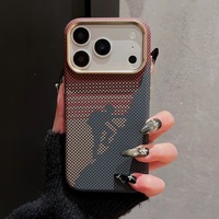 Coque de téléphone portable de luxe en PC rigide avec texture fibre de carbone et chargement magnétique sans fil pour iPhone 17 16 15 Pro Max