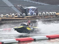Bateau à jet d'eau électrique 2025, jet ski tendance, kart aquatique, nouveau bateau gonflable électrique pour le surf sur les vagues, installations de divertissement aquatique