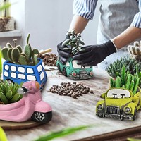 Pot Tanaman Sukulen Keramik Bentuk Mobil Lucu dan Kreatif untuk Dekorasi Meja dan Lantai