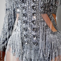 Robe une pièce argentée entièrement ornée de diamants et de franges pour chanteuse, tenue de scène, tenue de danse latine en boîte de nuit, tenue de performance pour danseuse principale GOGO