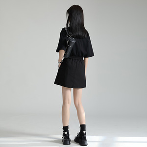 Jupe courte de haute qualité, design de niche, noir et <span class=keywords><strong>blanc</strong></span> contrastés, avec décoration florale 3D et taille élastique - Product Image 5