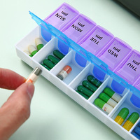 Boîte à pilules personnalisée avec logo, double rangée, 14 compartiments, organiseur de médicaments portable hebdomadaire, étui de voyage 7 jours avec impression de texte en anglais