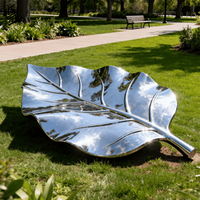 Grandes sculptures modernes en acier inoxydable en forme de feuille d'érable, statue d'art métallique soudée pour la décoration extérieure de parcs et villas